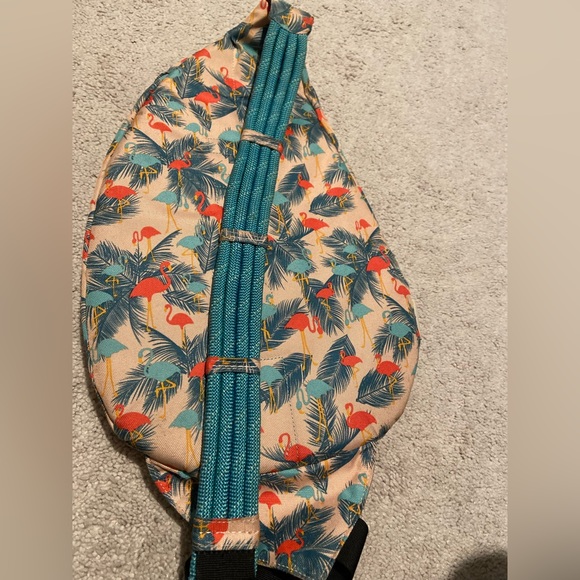 Kavu sling bag! - Picture 2 of 4